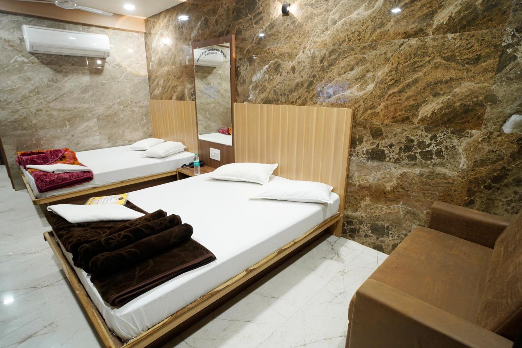 Hotel New Sundaram 150 Mtrs From Dargah Ajmer Exterior photo